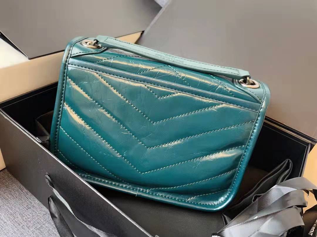 Women's Attractive Oil Wax Cowhide Physical Bags
