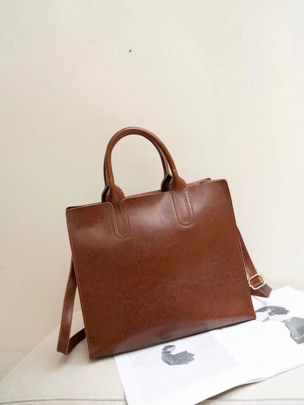Women's Cow Leather Oil Waxed Retro Large Tote Bags