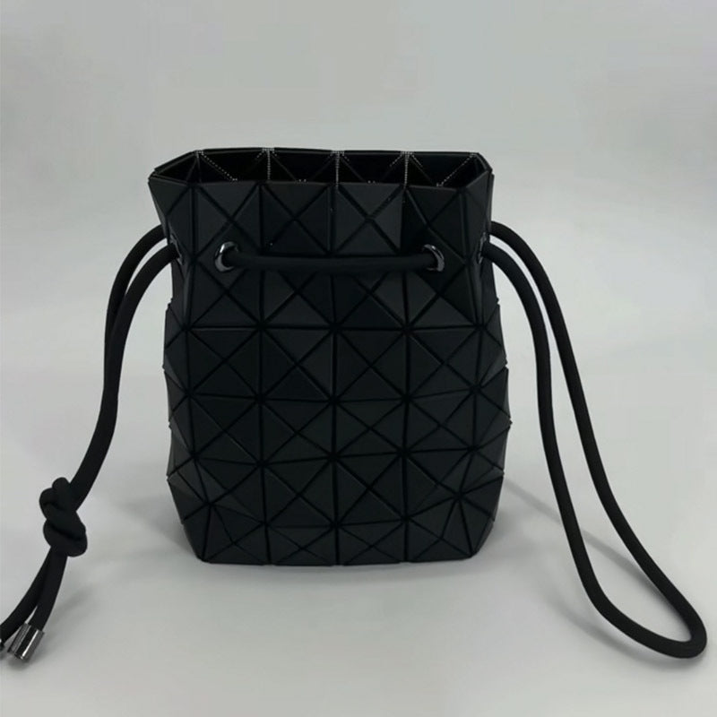 Women's Original Stitching Diamond Pattern Drawstring Round Shoulder Bags