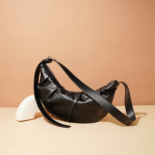 Women's Minimalist Style Textured Cowhide Consecrated Croissant Leisure Commute Shoulder Bags