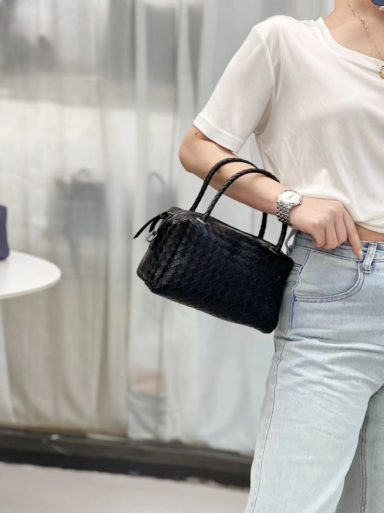 Women's Boston Portable Large Capacity Genuine Leather Crossbody Bags