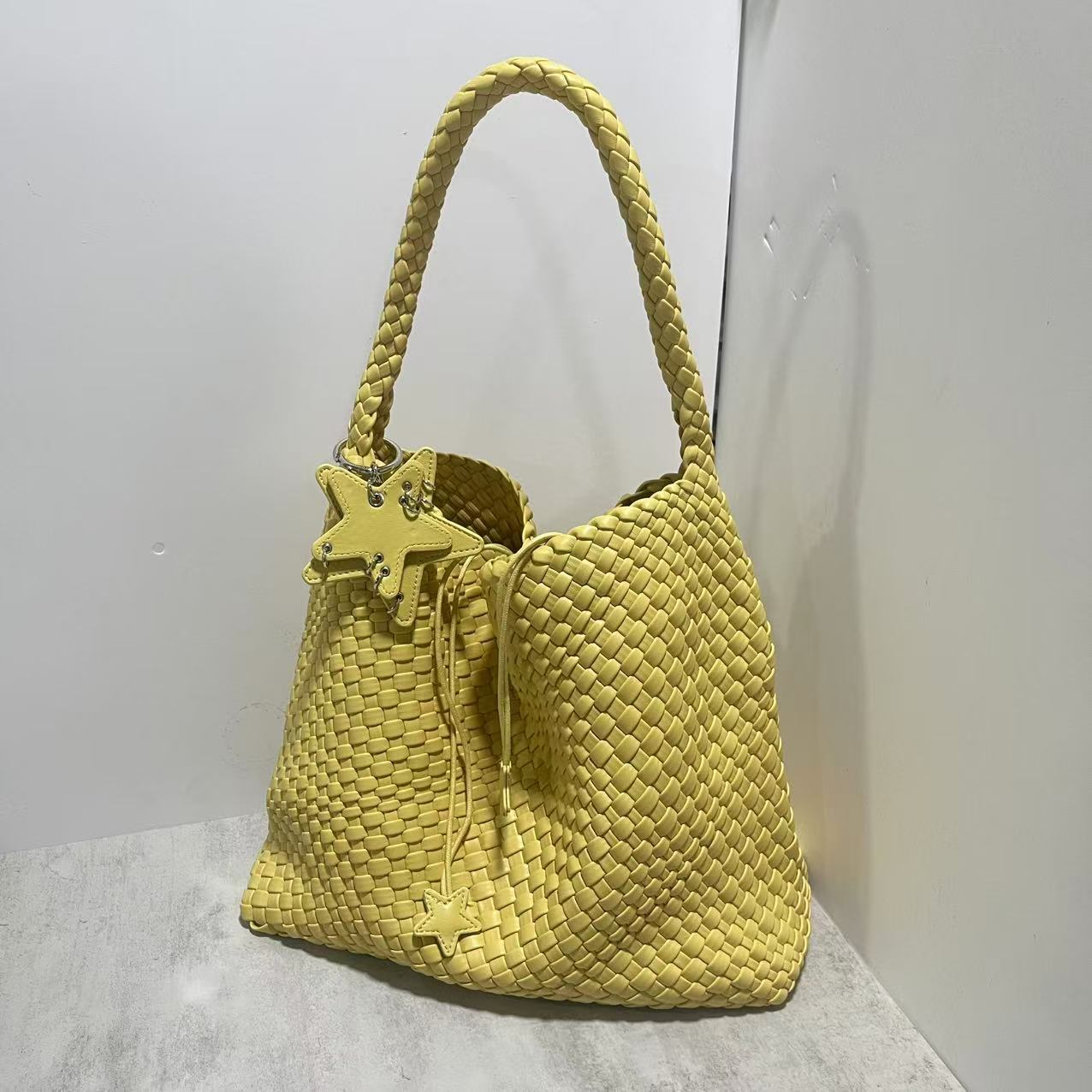 Women's Champagne Woven Large Capacity Fashion Commuter Shoulder Bags