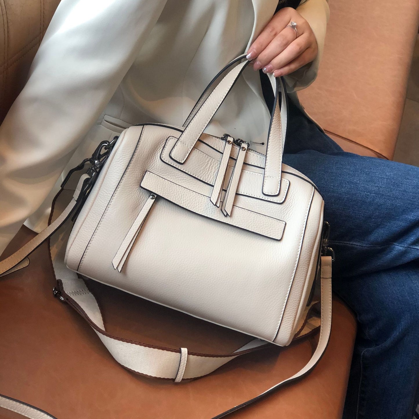 Women's Layer Leather Fashion Simple Pillow Commuter Shoulder Bags