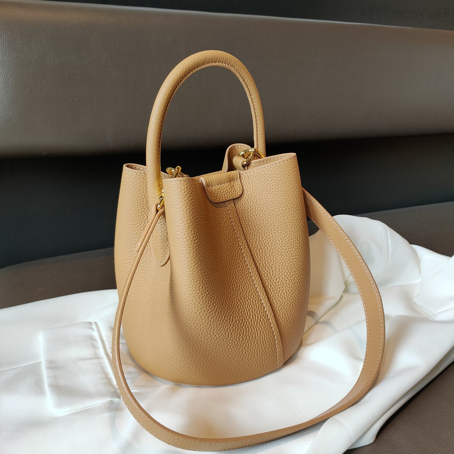 Women's High-grade Leather First Layer Cowhide Soft Bucket Bags
