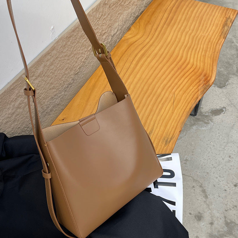 Women's High-grade Exquisite Leather Large Capacity Cowhide Bucket Bags