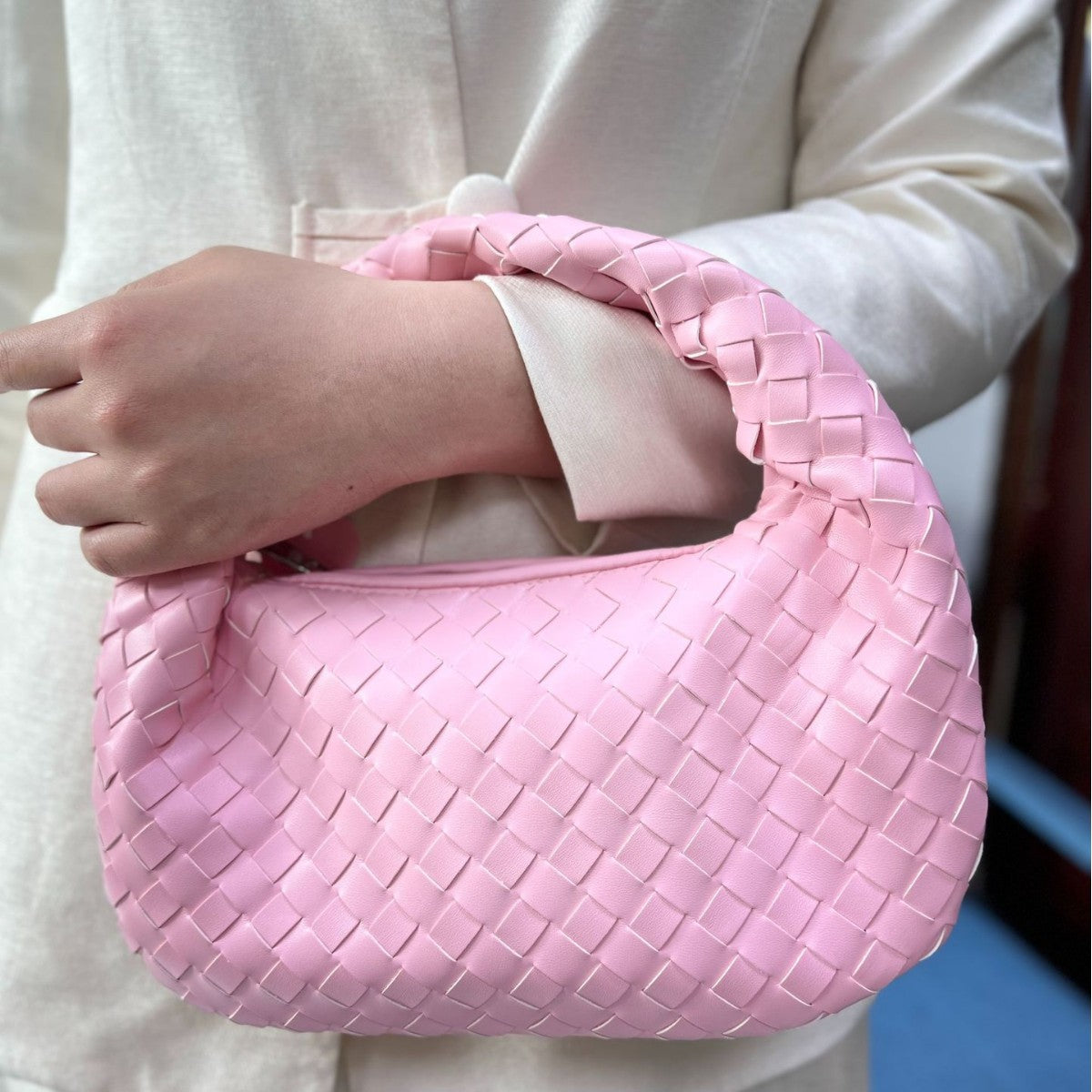 Knotted Hand-woven Horn Portable Dumpling Lot Handbags