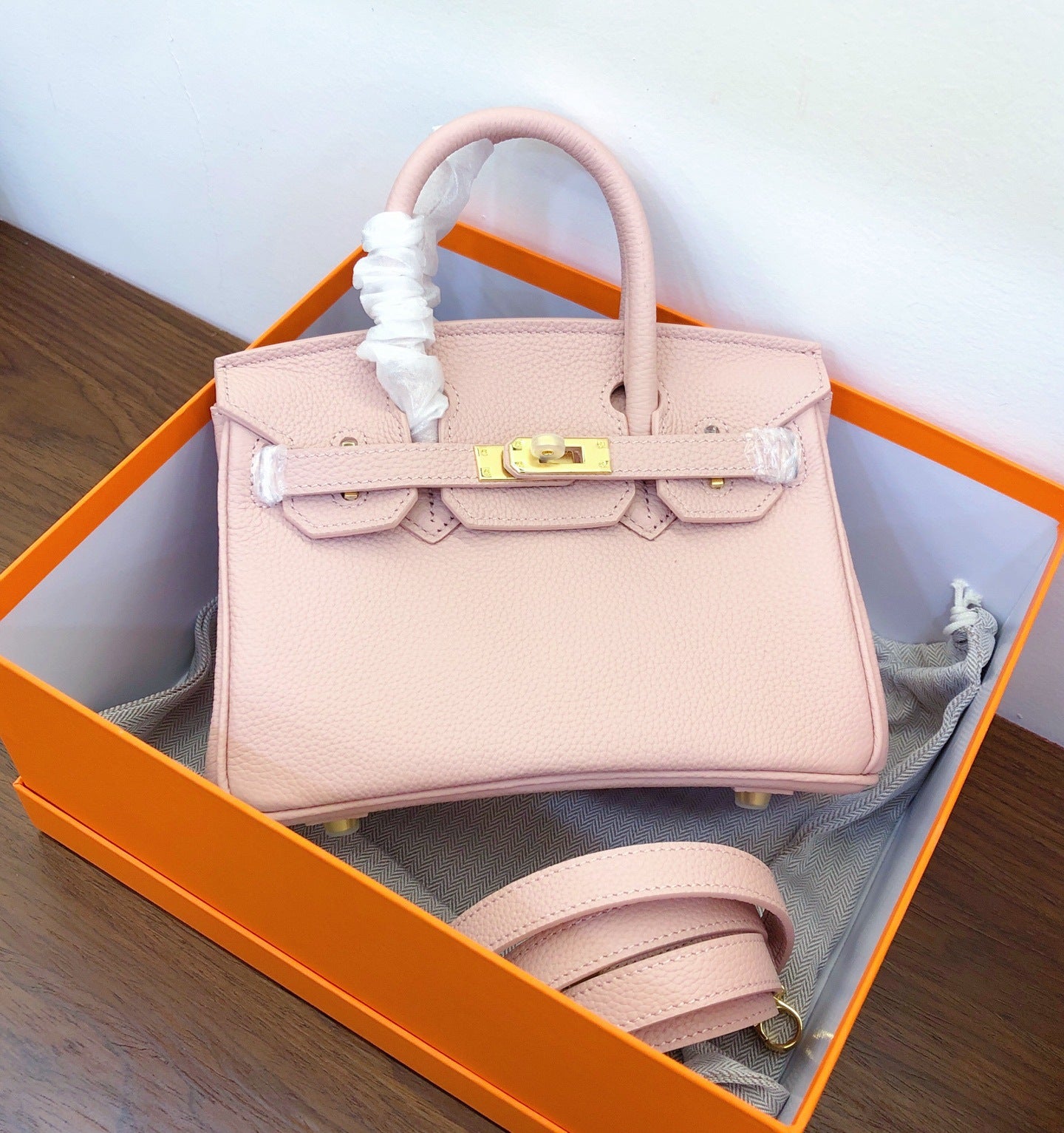 Women's First Layer Cowhide Large Capacity Genuine Leather Lychee Handbags