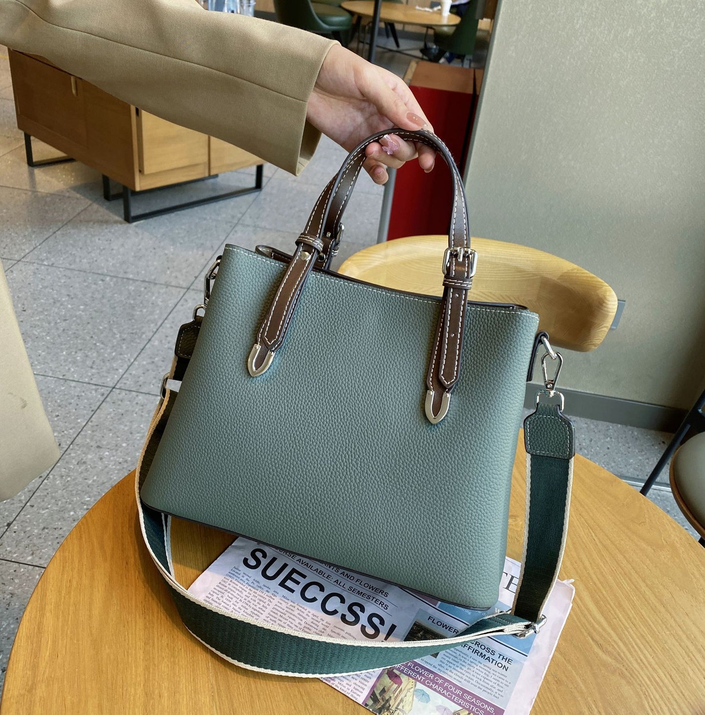 Women's Top Layer Leather Large Capacity Fashion Shoulder Bags