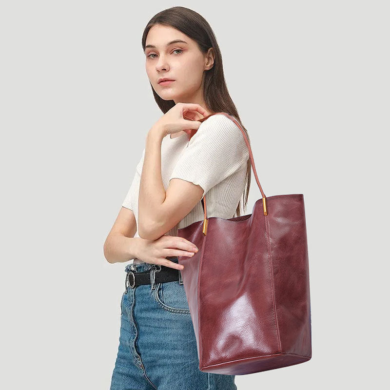 Women's Large Capacity Light Luxury Commuter Leather Tote Bags