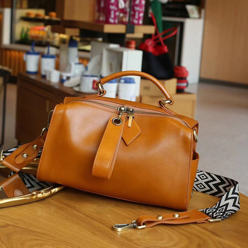Women's Leather Pillow Retro Top Layer Fashion Crossbody Bags