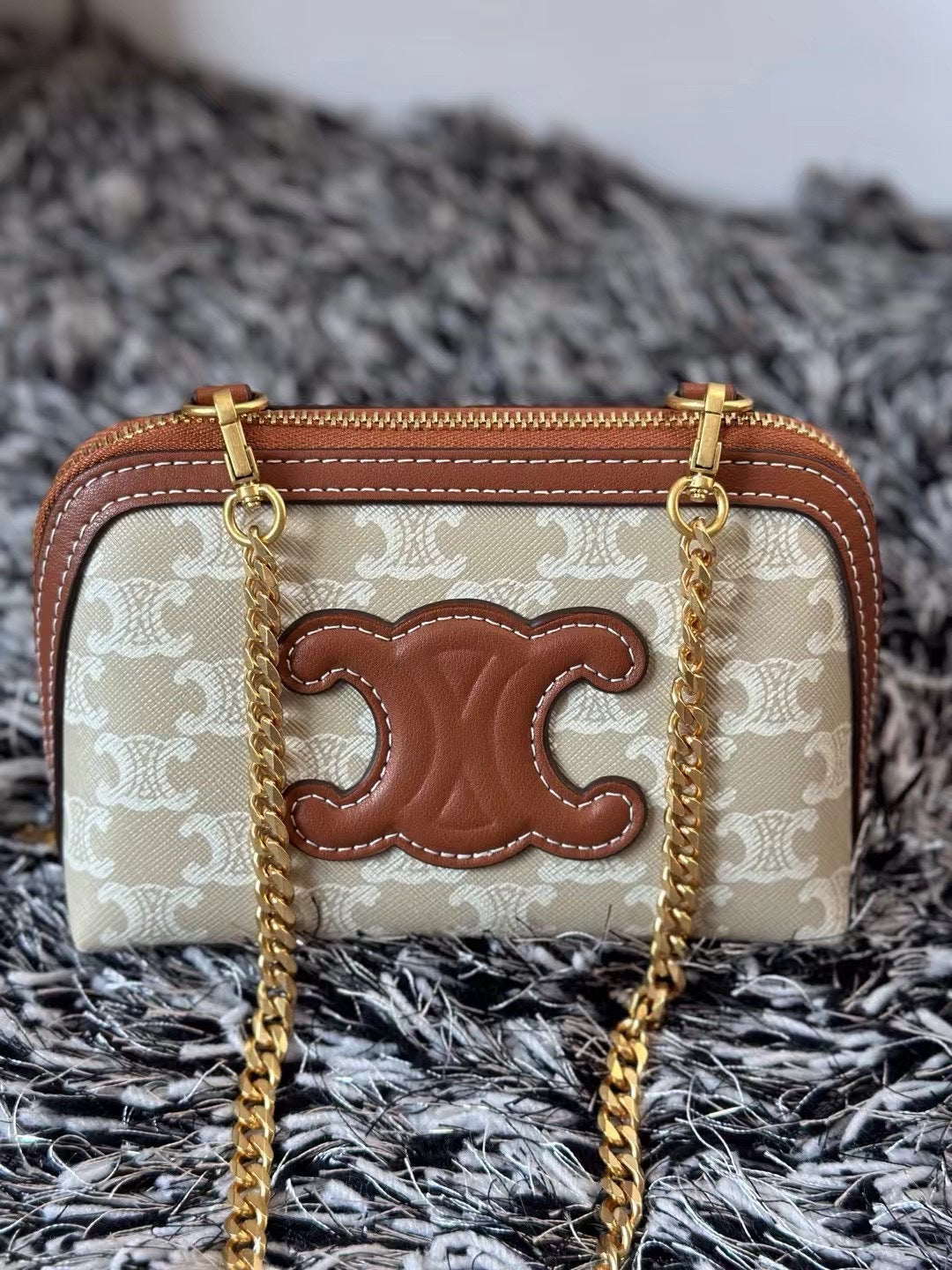 Women's Retro Arc Shell Mini Presbyopic Chain Shoulder Bags