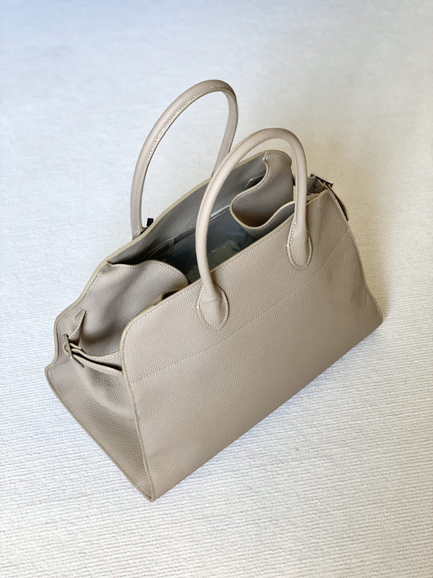 Cowhide Niche Advanced Sense Large Capacity Tote Bags