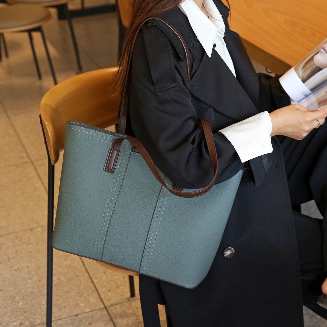 Women's Genuine Leather Big Commuter Large Capacity Tote Bags
