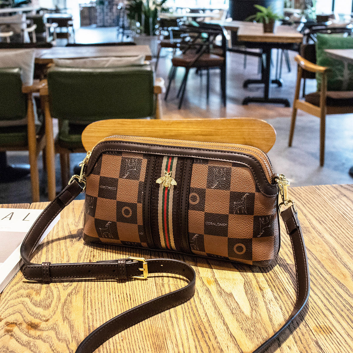 Women's Retro Striped Print Contrast Color One Shoulder Bags