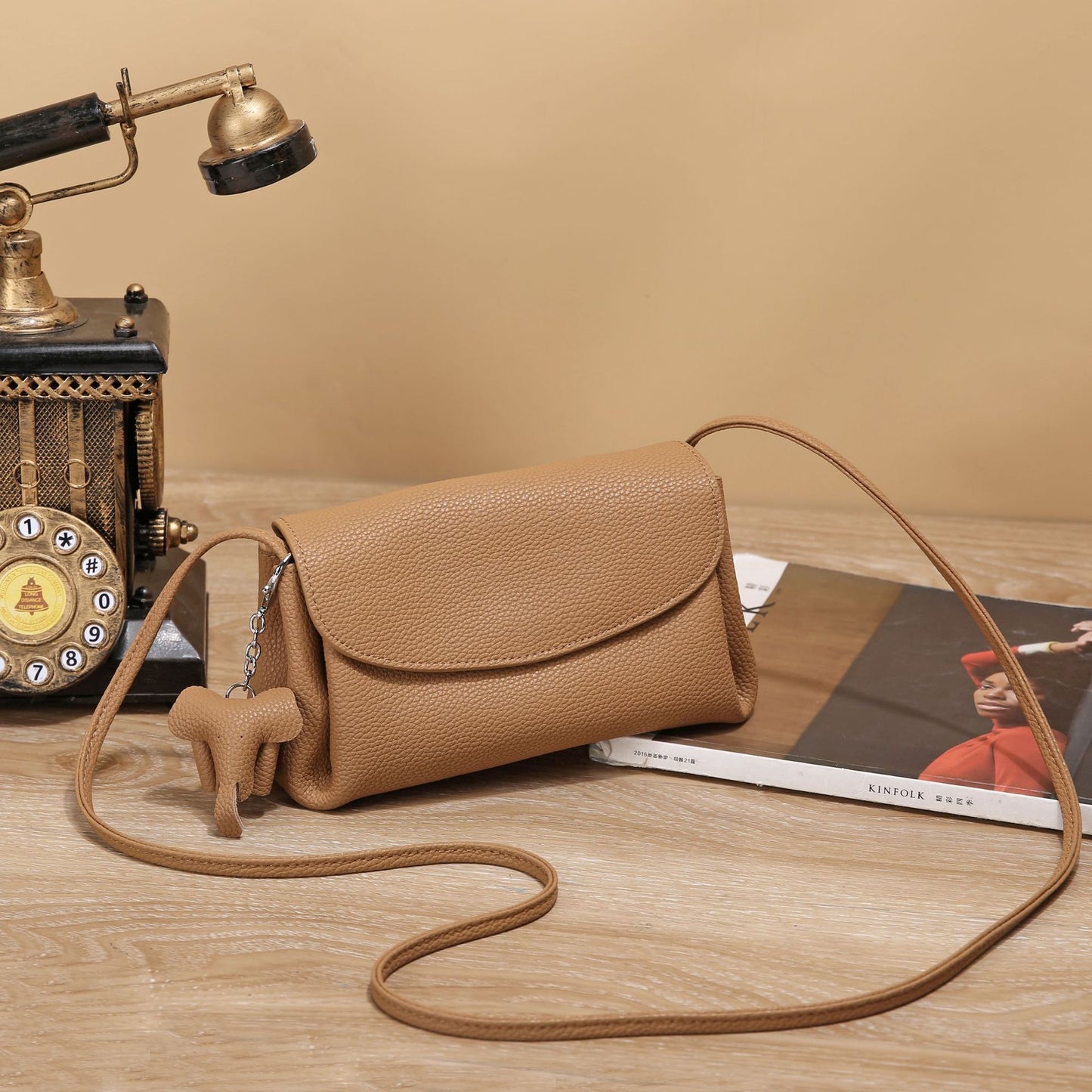Women's Layer Cowhide Fashion Summer Shell Leather Shoulder Bags