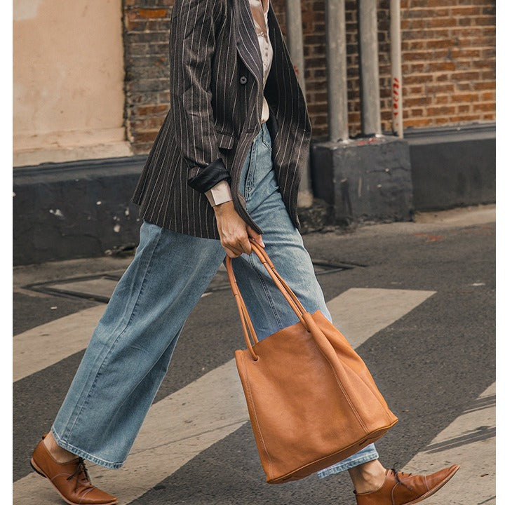Women's Leather Niche Commuter Large Capacity First Bucket Bags