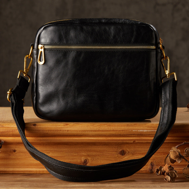 Men's Handmade Retro First Layer Vegetable Tanning Men's Shoulder Bags