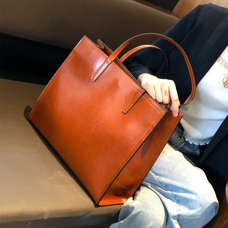 Women's Cowhide Big High-grade Retro Easy Matching Handbags