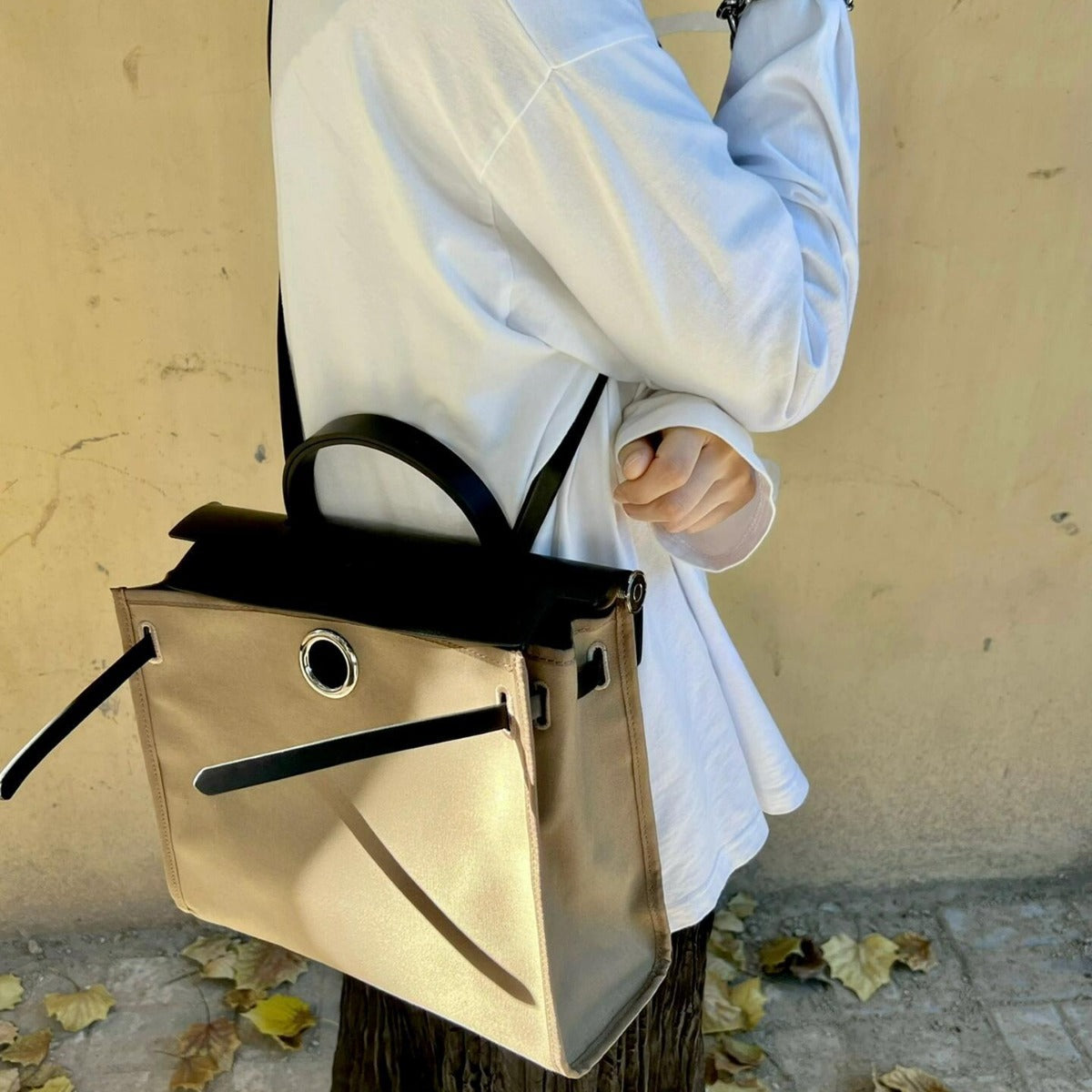 Women's Kelly Cowhide Stitching Canvas Large Capacity Handbags