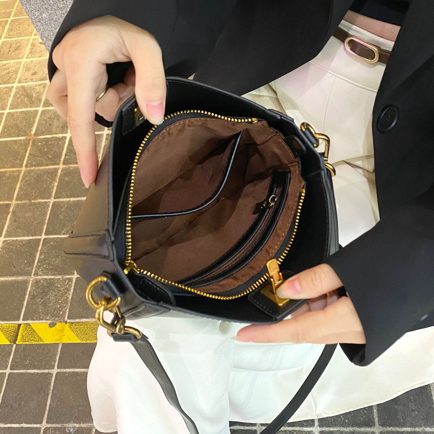 Women's Cowhide Minority Simple Fashion Zipper Little Crossbody Bags