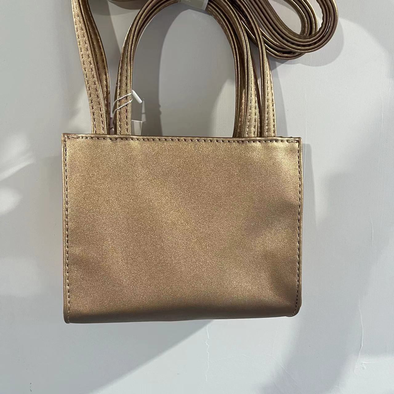 Women's Niche Three-dimensional Embossed Letter Simplicity Bags