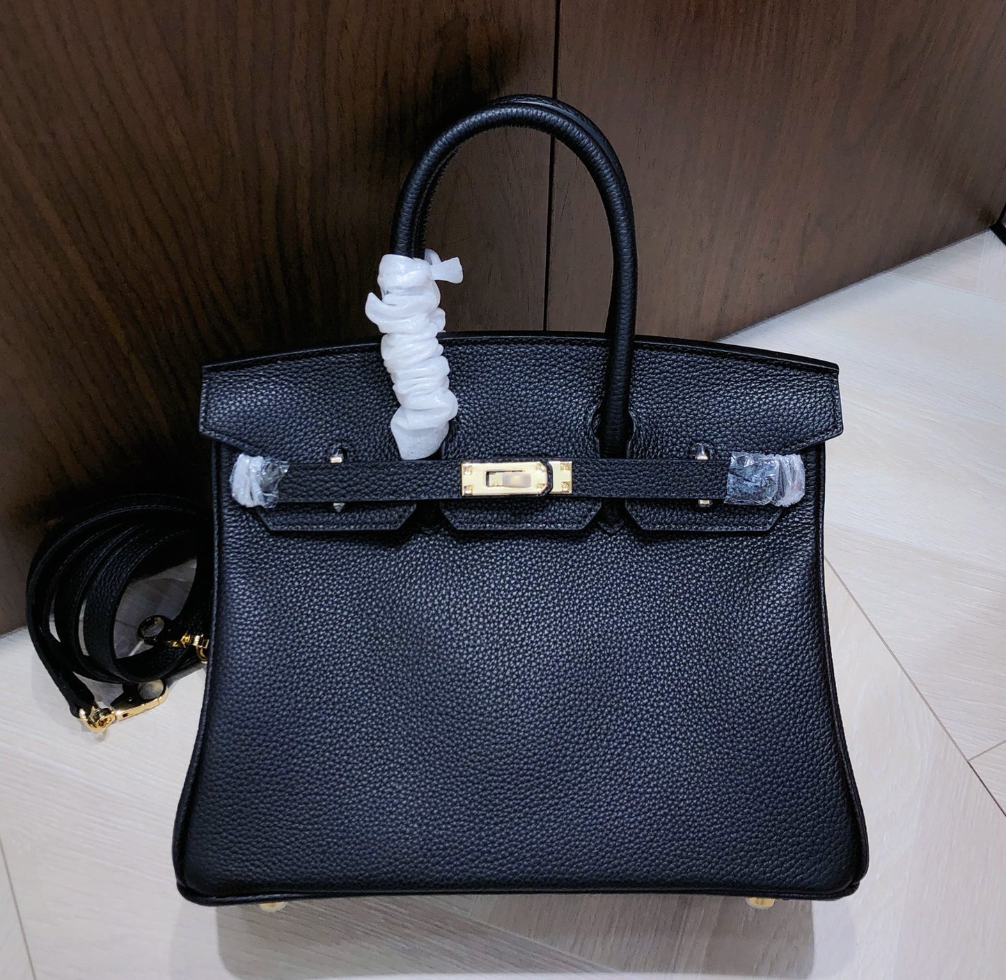 Women's First Layer Cowhide Large Capacity Genuine Leather Lychee Handbags