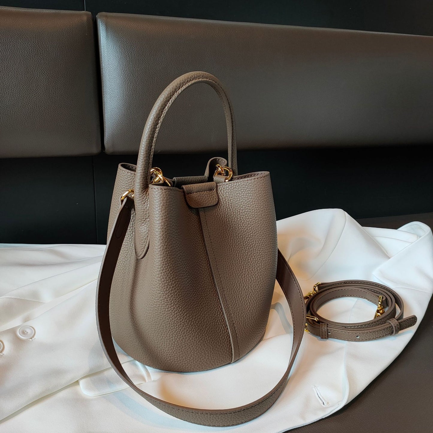Women's High-grade Leather First Layer Cowhide Soft Bucket Bags