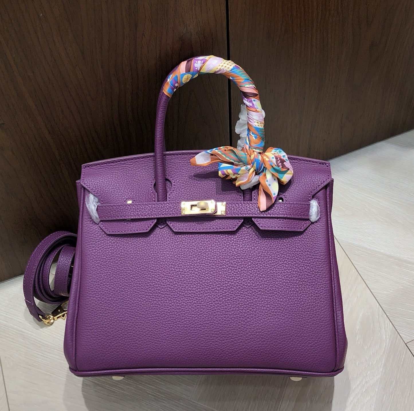Women's First Layer Cowhide Large Capacity Genuine Leather Lychee Handbags