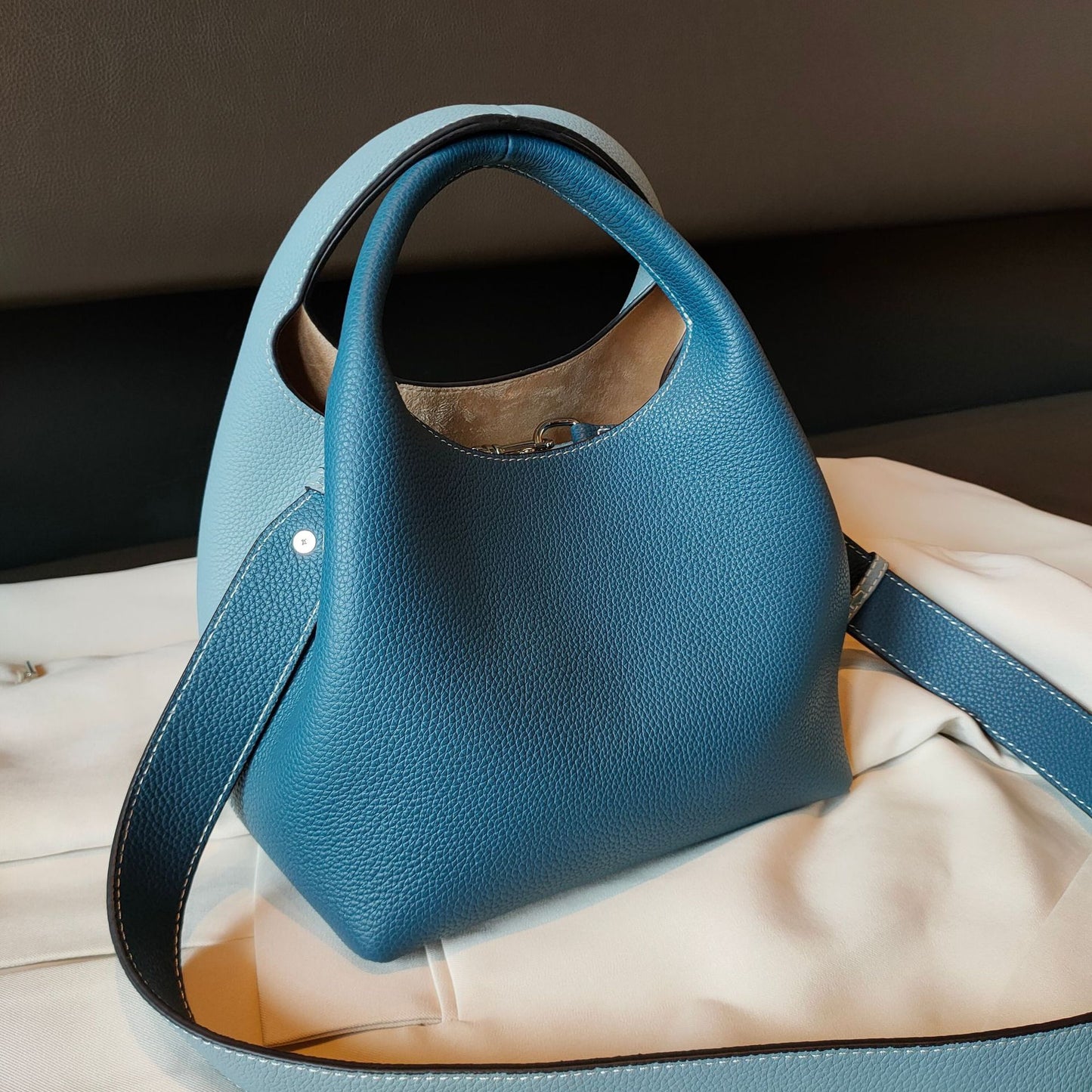 Women's Popular Design Genuine Leather Vegetable Basket Handbags