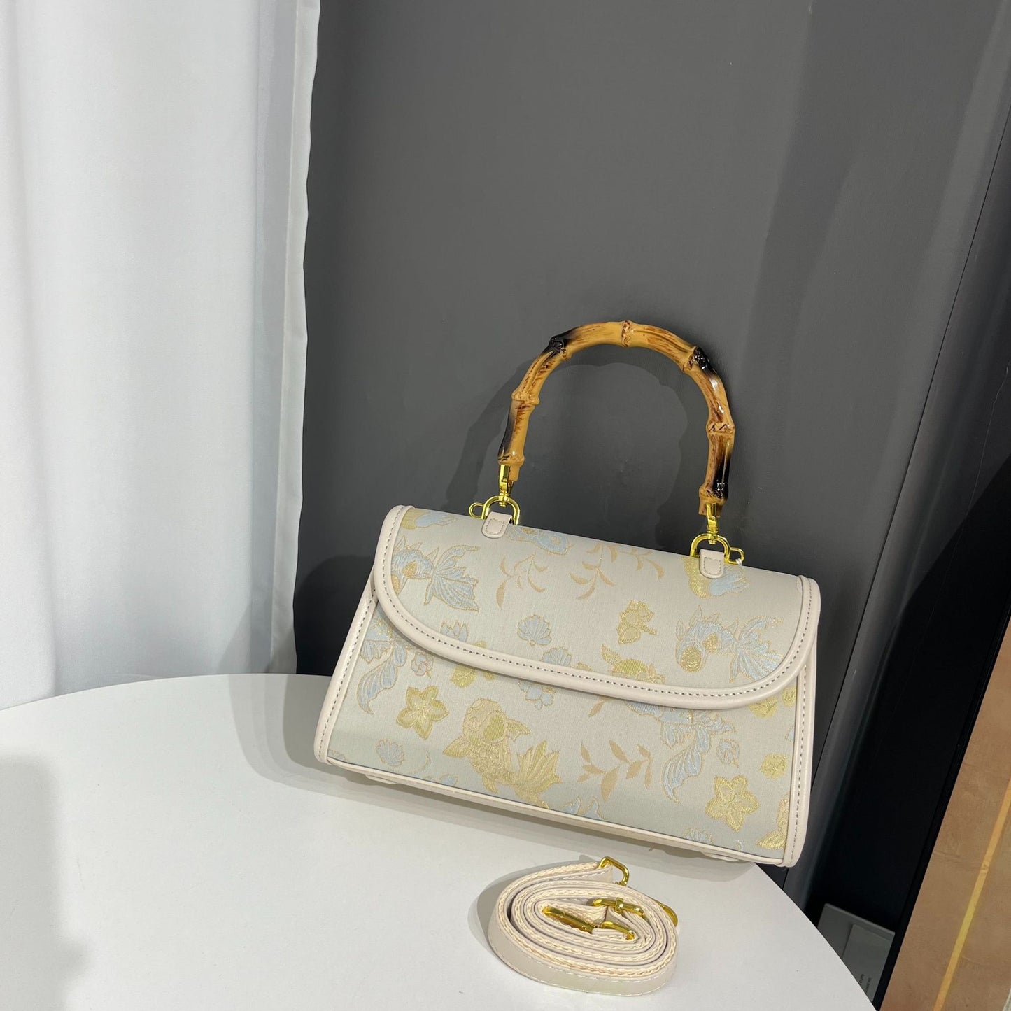 Women's Elegant Chinese Style Retro Pattern Yarn Handbags