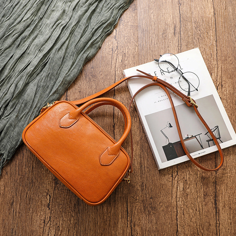 Women's Capacity Vegetable Tanned Cowhide College Niche Crossbody Bags