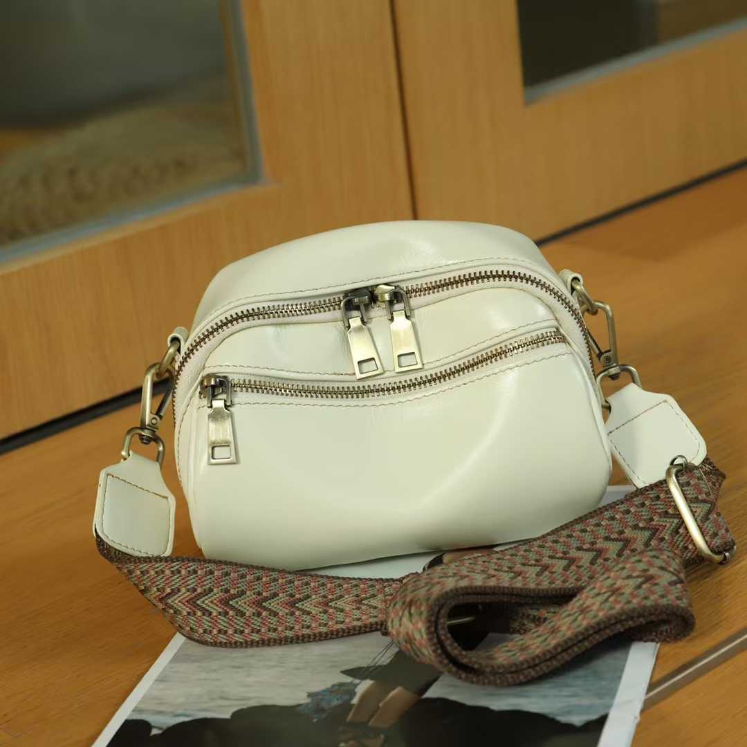 Women's Genuine Leather Top Layer Vegetable Tanning Contrast Color Shoulder Bags