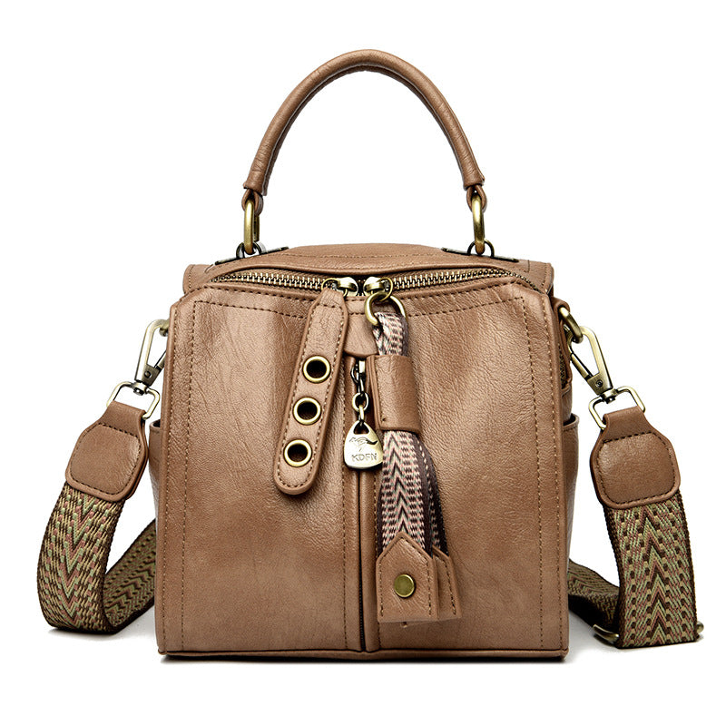 Women's Fashion Idle Style Commuter Retro Shoulder Bags