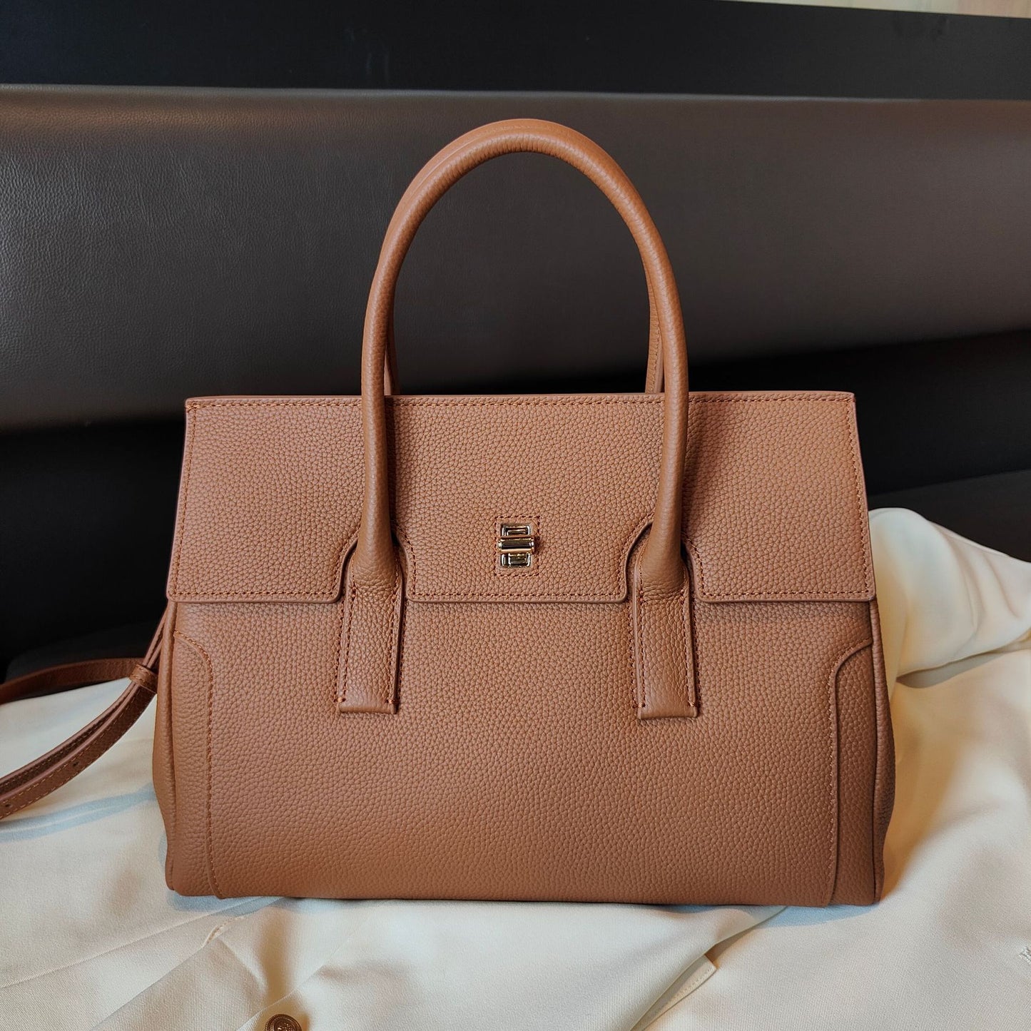 Women's High-grade Large Capacity Commuter First Layer Handbags