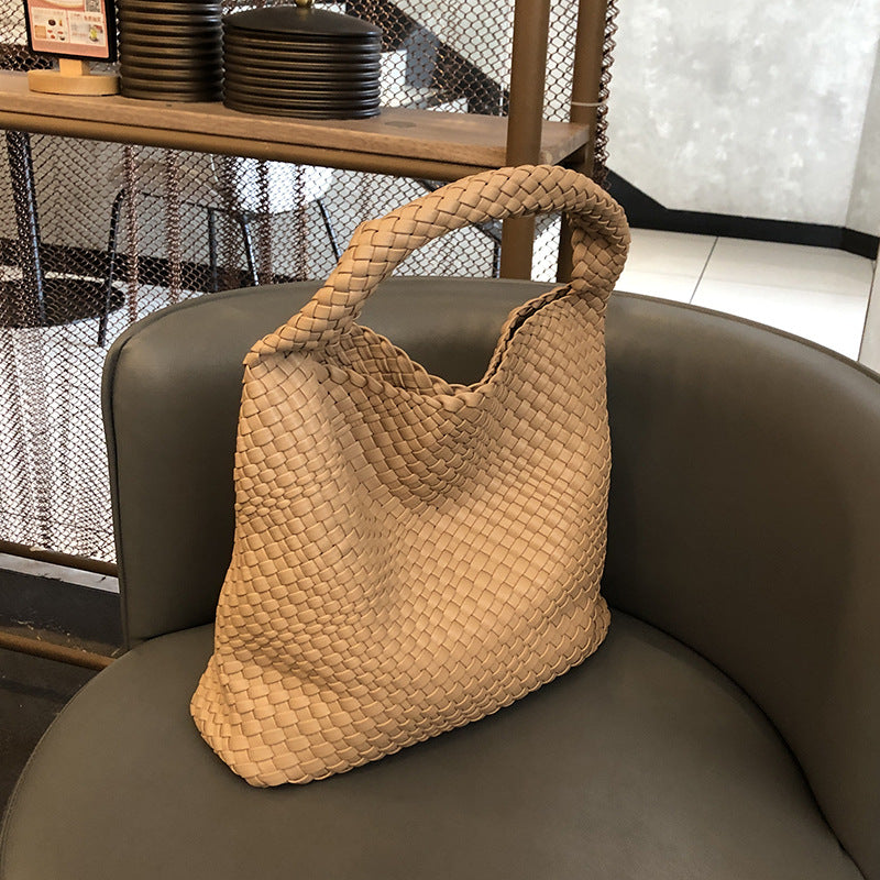 Capacity Hand-woven Female Fashion Simple Hand Bucket Bags