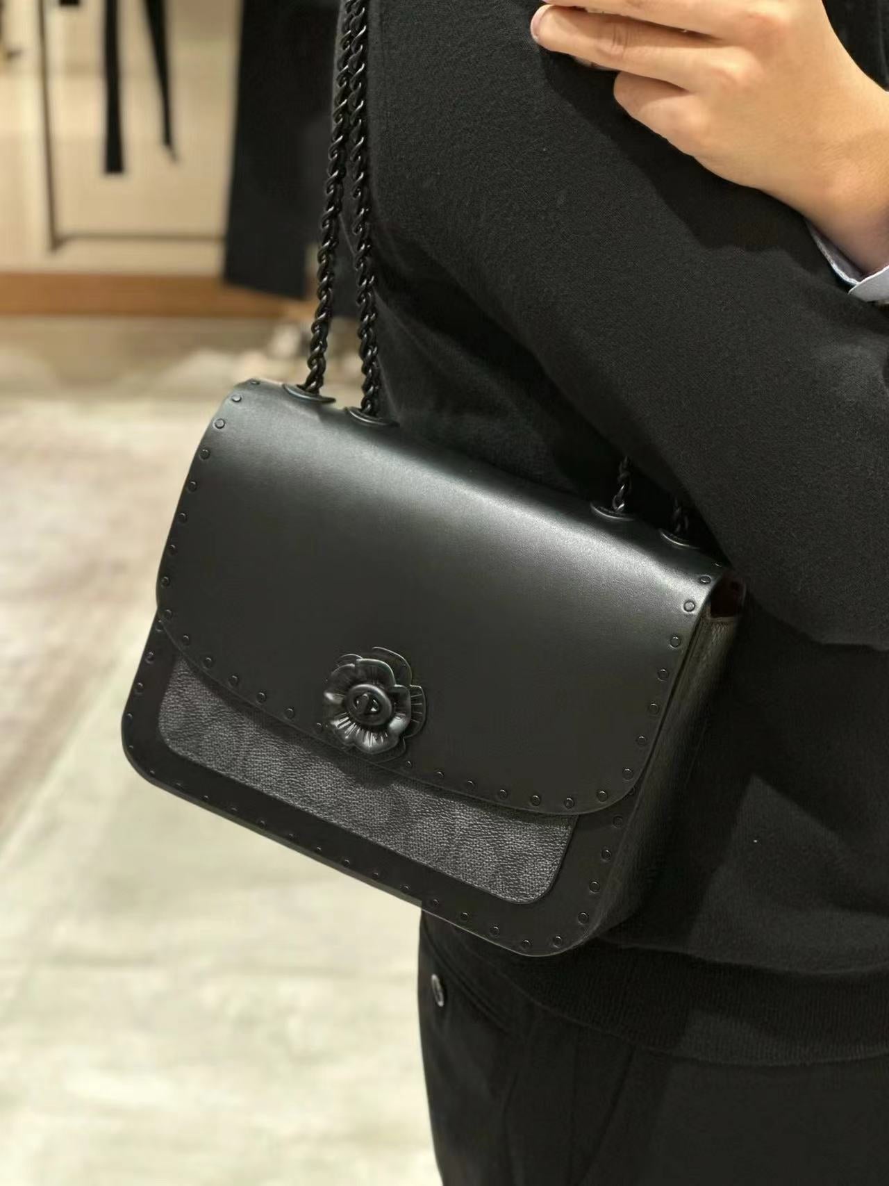 Graceful Charming Ole Rivet Camellia Chain Small Square Bags