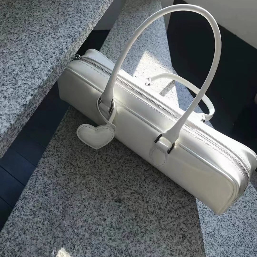 Niche Love Baguette Retro High-grade Patent Leather Shoulder Bags