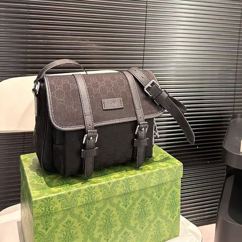 Men's Home Fashion Large Capacity Three-color Canvas Men's Messenger Bags