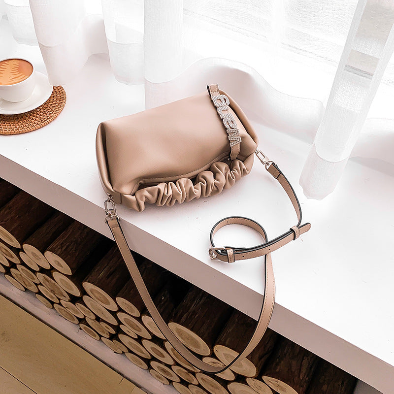 Pleated Fresh Cloud Rhinestone Pendant Portable Bags