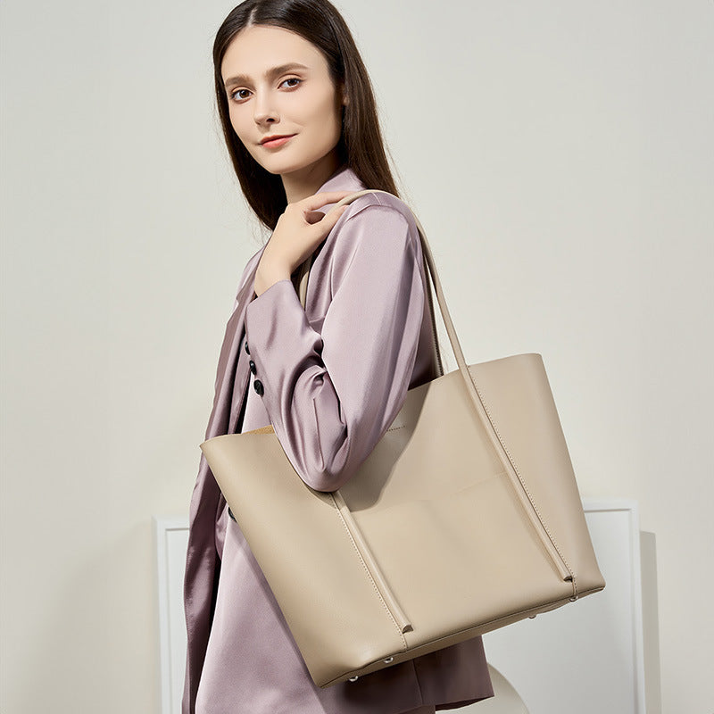Women's Genuine Leather Cowhide Commuter Large Capacity Tote Bags