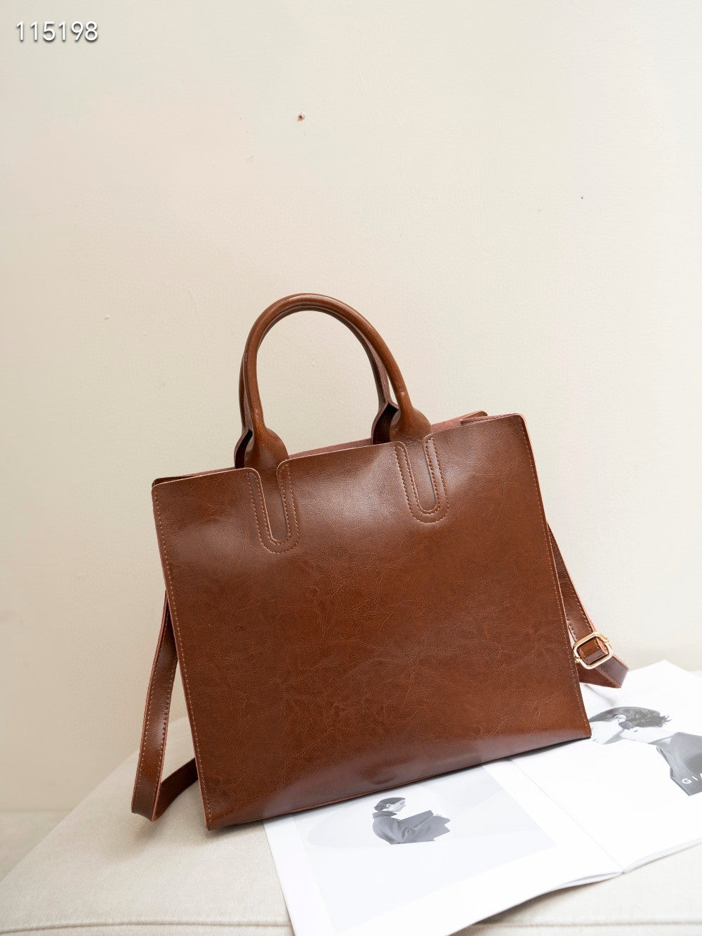 Women's Elegant Cowhide Lazy Design Commuter Large Capacity Shoulder Bags
