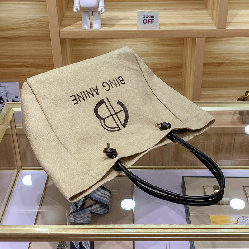 Women's Fashionable Niche Canvas Large Capacity Underarm Tote Bags