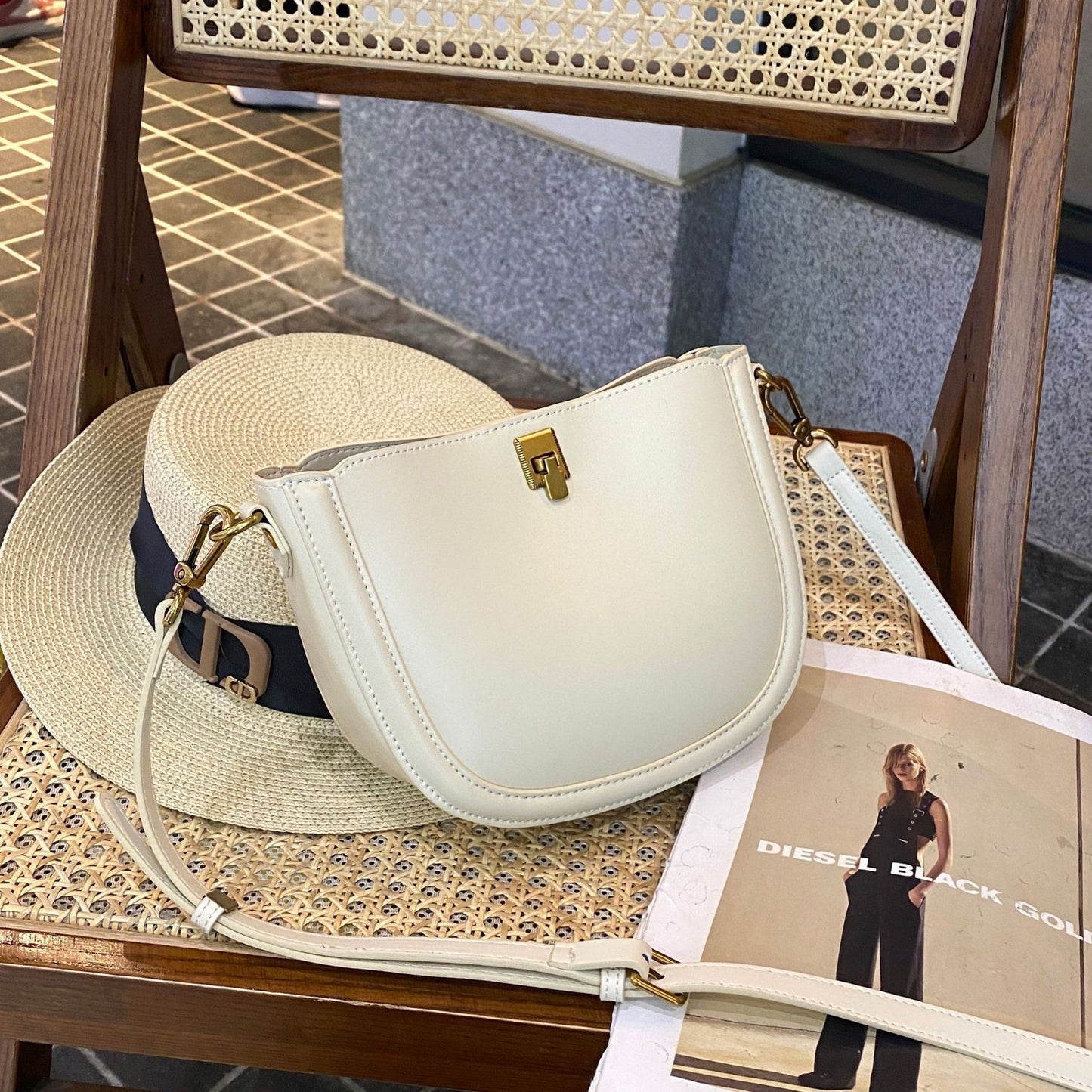 Women's Cowhide Minority Simple Fashion Zipper Little Crossbody Bags