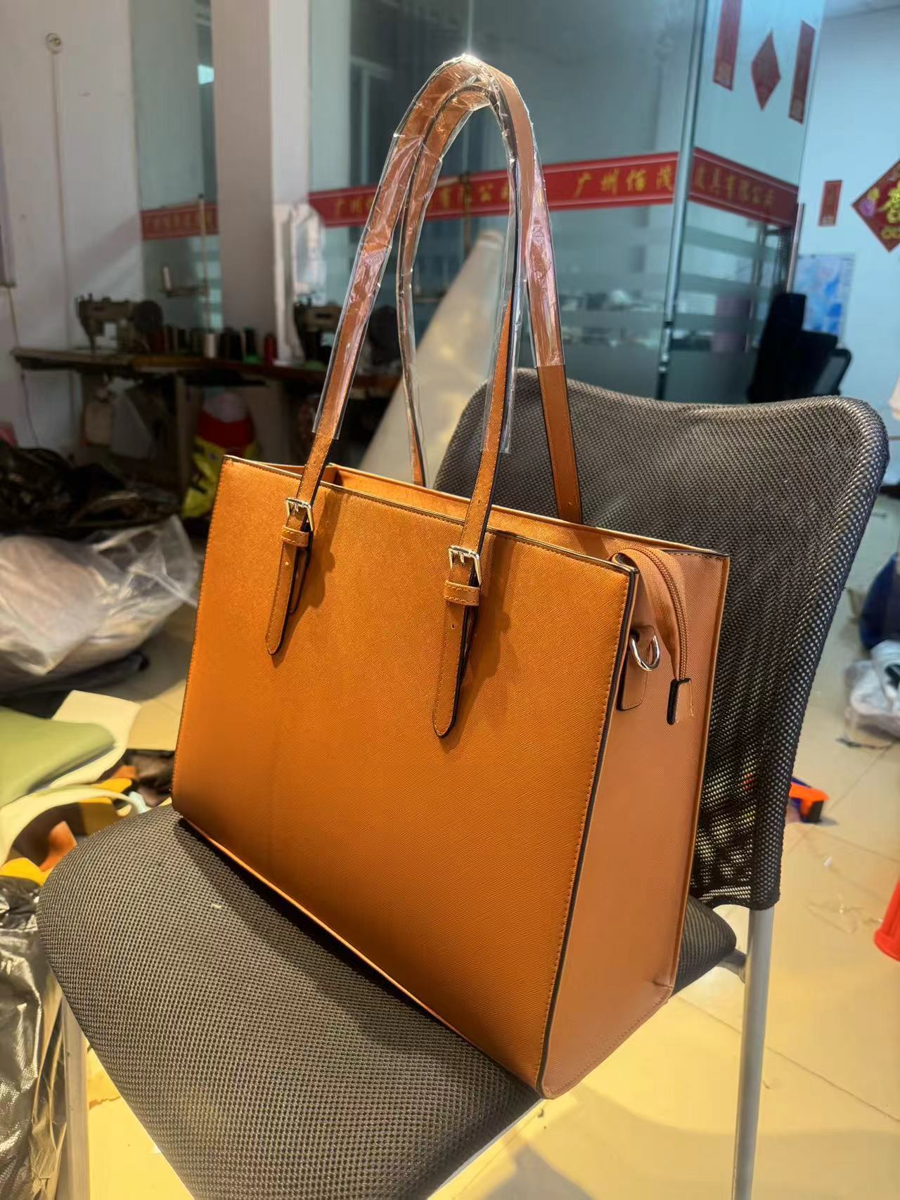 Women's High-grade Large Capacity Fashion One Shoulder Bags