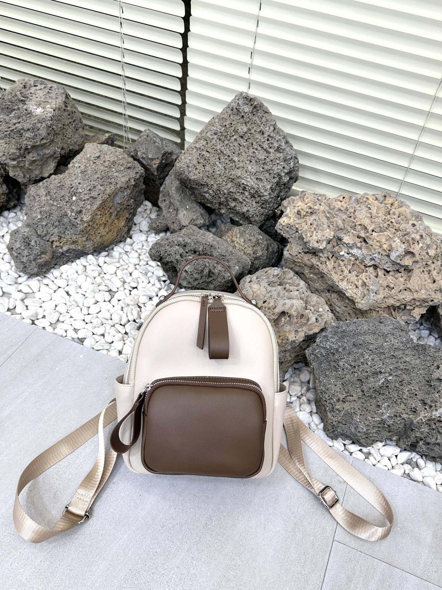 Real Leather Contrast Color Leisure Light Backpacks