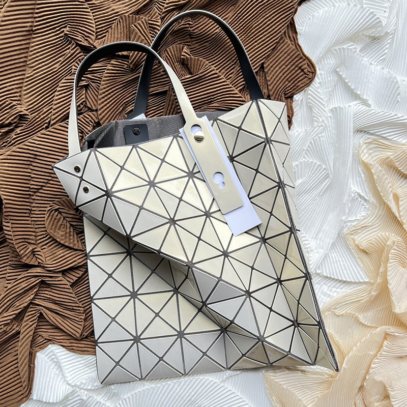 Women's Limited Lifetime Cream Yellow Metallic Gray Diamond Pattern Handbags