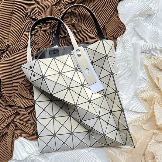 Women's Limited Lifetime Cream Yellow Metallic Gray Diamond Pattern Handbags