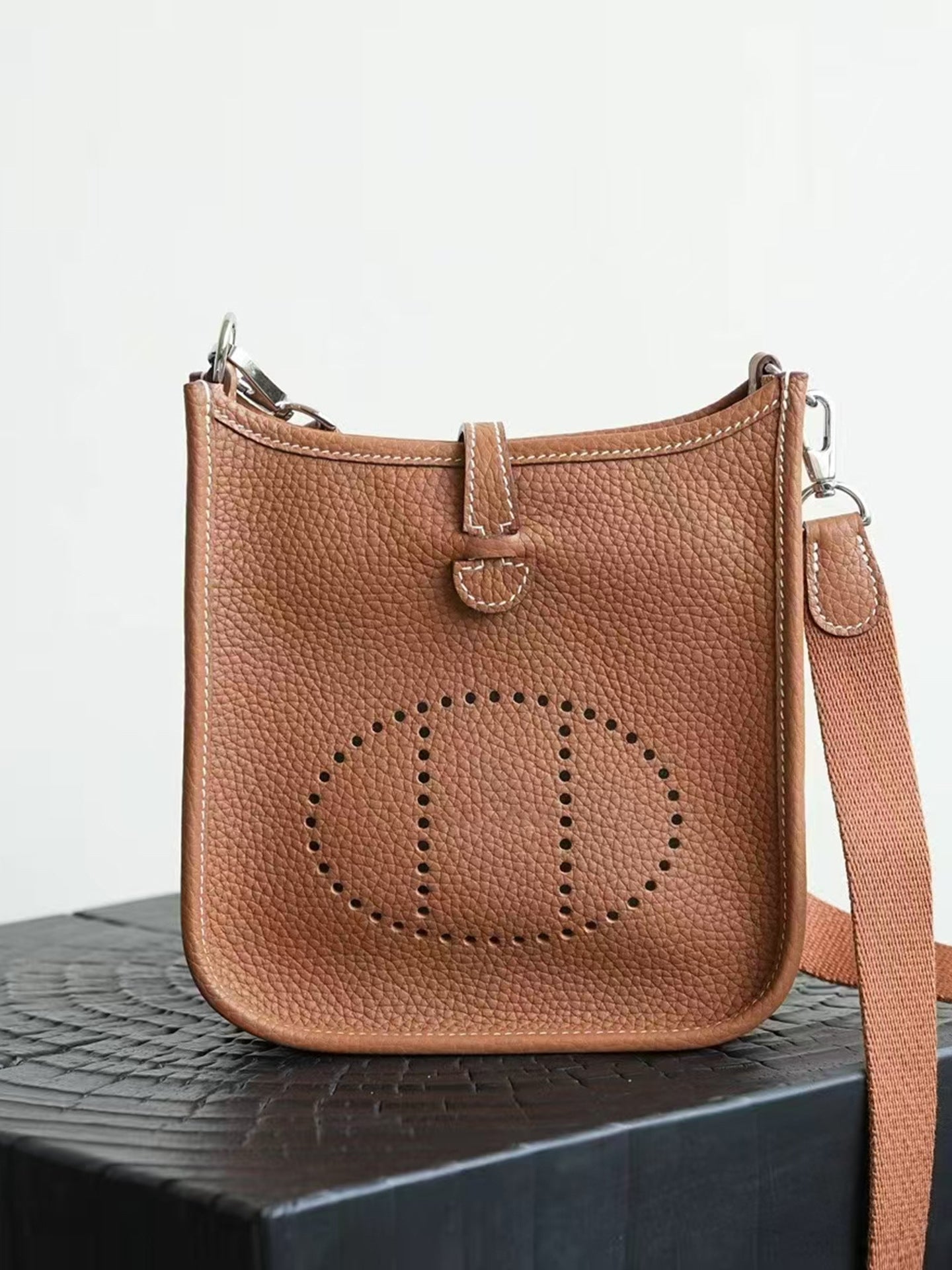Women's Imported Cowhide Lychee Pattern Letter Genuine Shoulder Bags