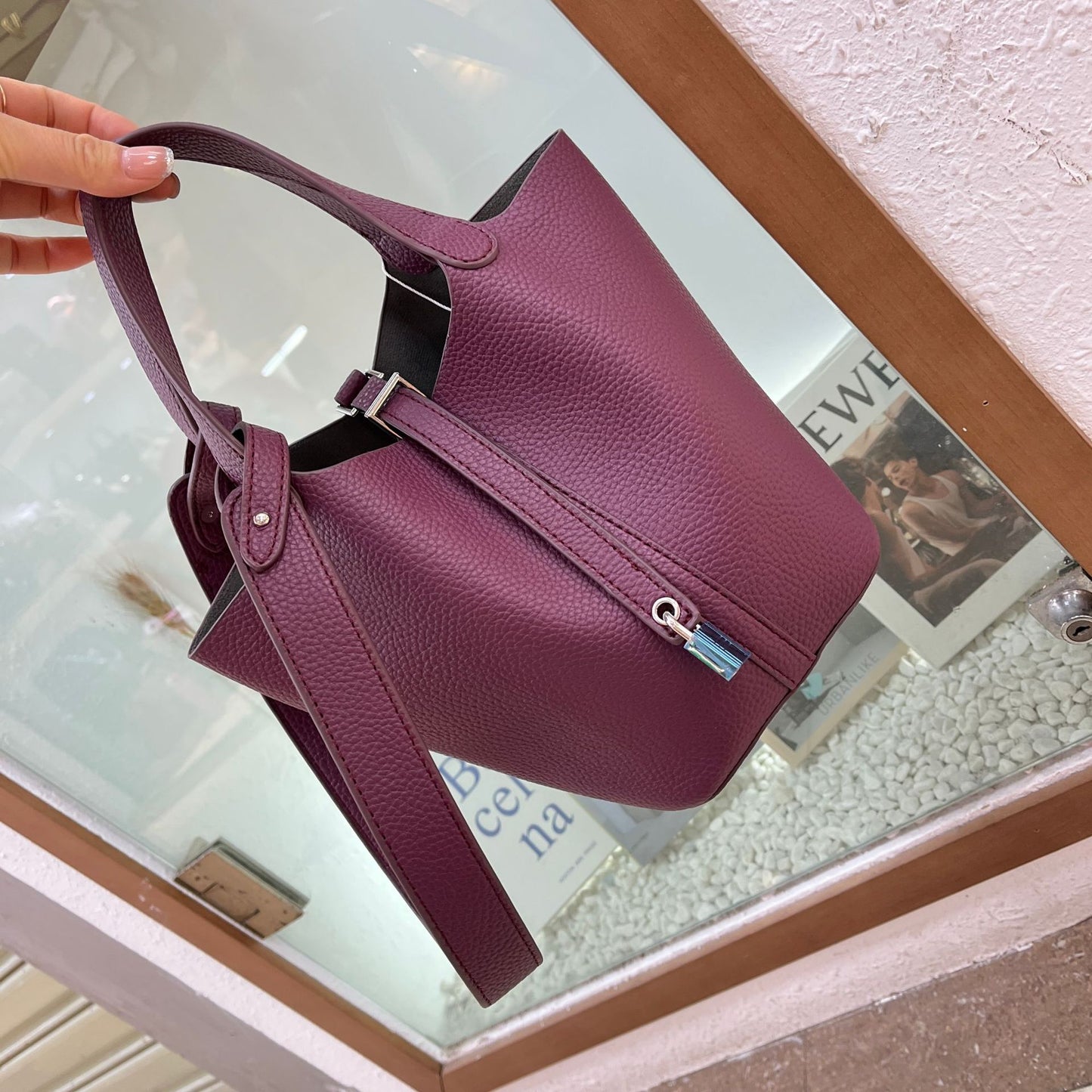 Women's Vegetable Basket Artificial Leather Textured Liner Handbags