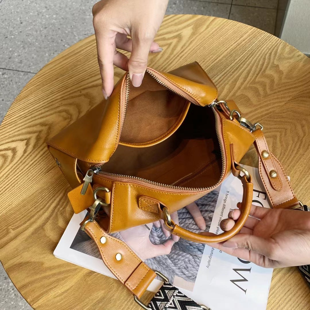 Women's First Layer Cowhide Retro Vegetable Tanning Handbags